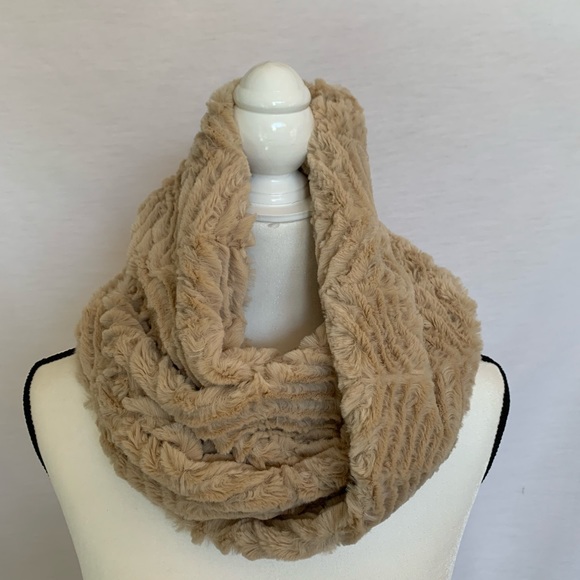 Infinity Scarf Extremely Soft - Picture 1 of 10